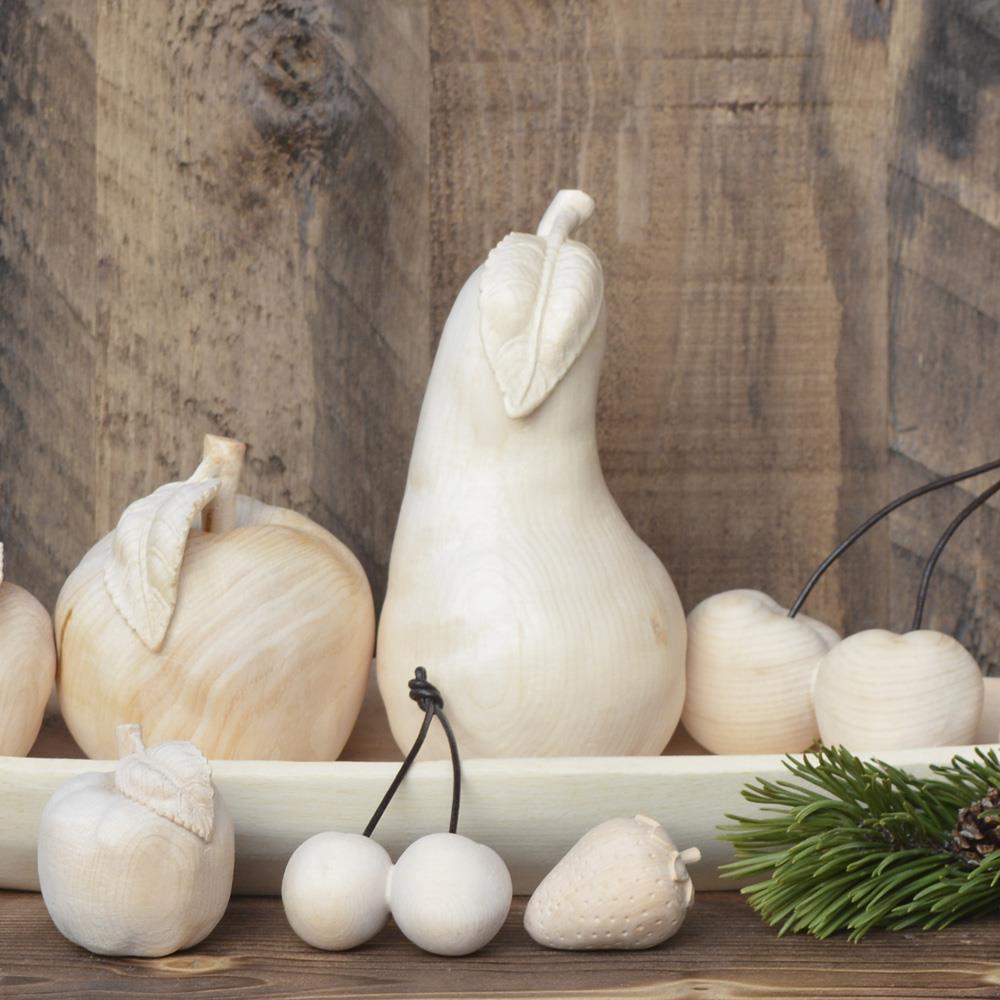 Erdbeere aus Zirbenholz