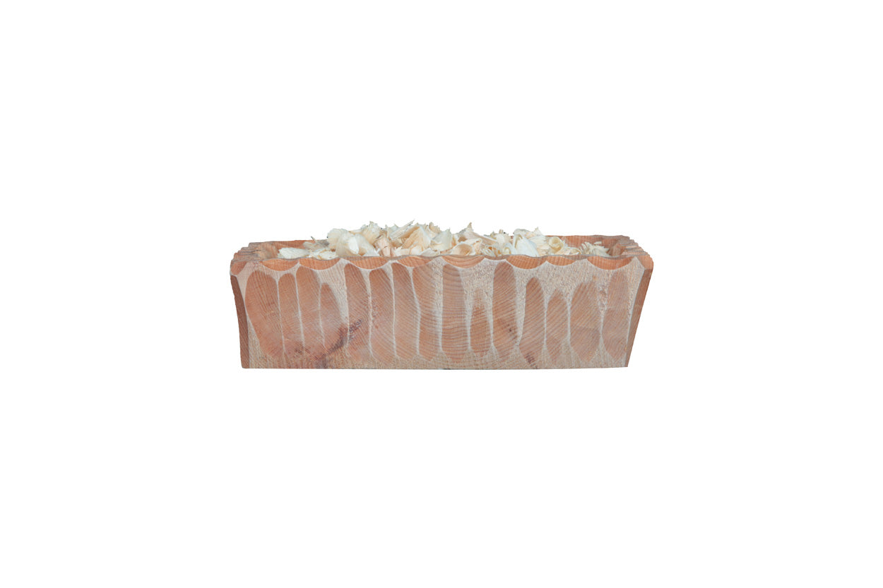 Schale aus Zirbenholz mit Zirbenholzspänen